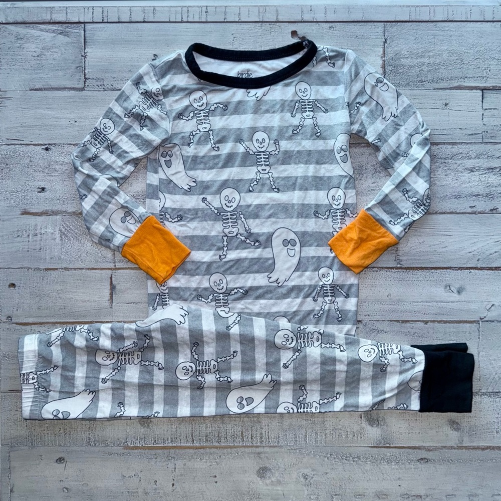 Birdie Bean Bamboo Pajamas ghosts glow in the dark size 2T long sleeve & pants